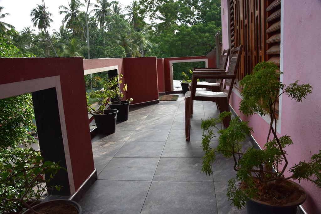K Holiday Tissamaharama Luaran gambar