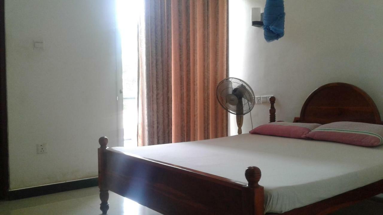 K Holiday Tissamaharama Luaran gambar